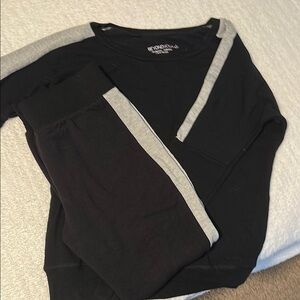 Black and Gray Lounge Set